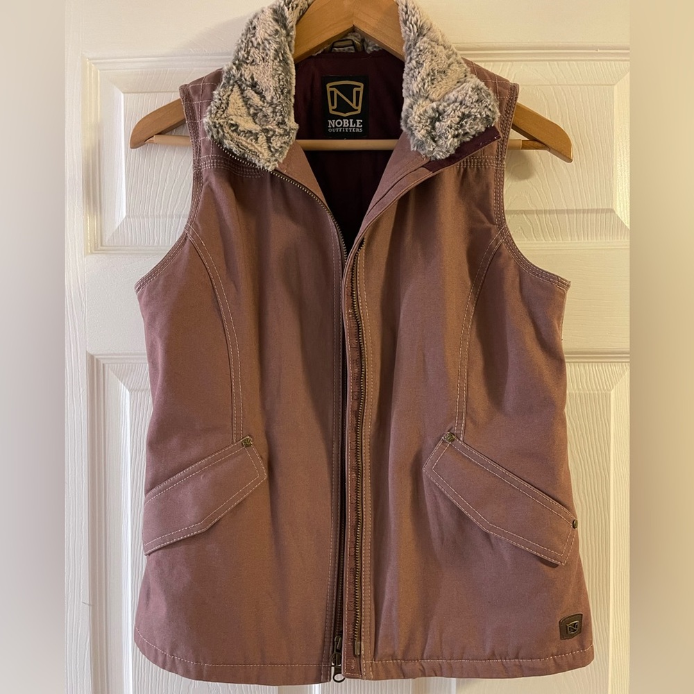 Nobel vest
